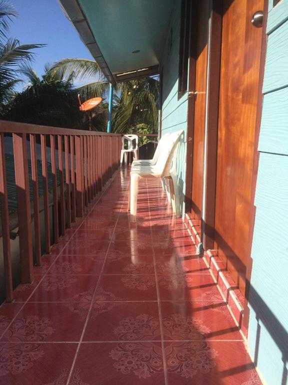 Bung House Hotel Phi Phi Eksteriør billede